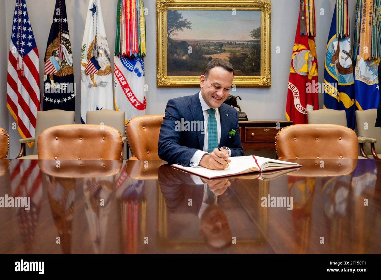 Präsident Donald Trump begrüßt den Premierminister der Republik Irland Leo Varadkar am Donnerstag, den 14 2019. März im Weißen Haus. Stockfoto