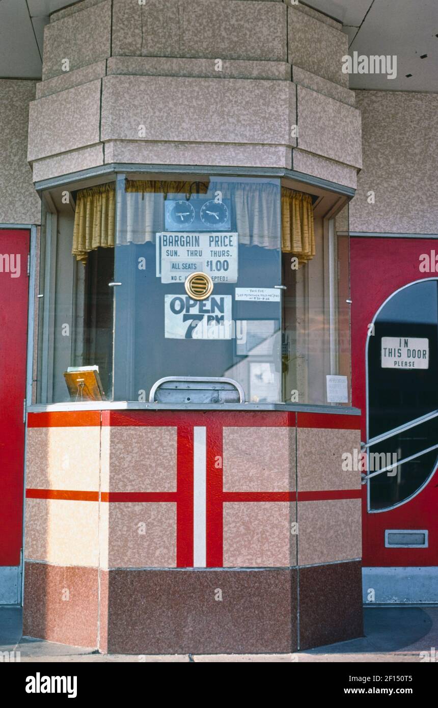 Berkley Theater - Ticketschalter - Bins - Robins - Berkley - Michigan 1976 Stockfoto