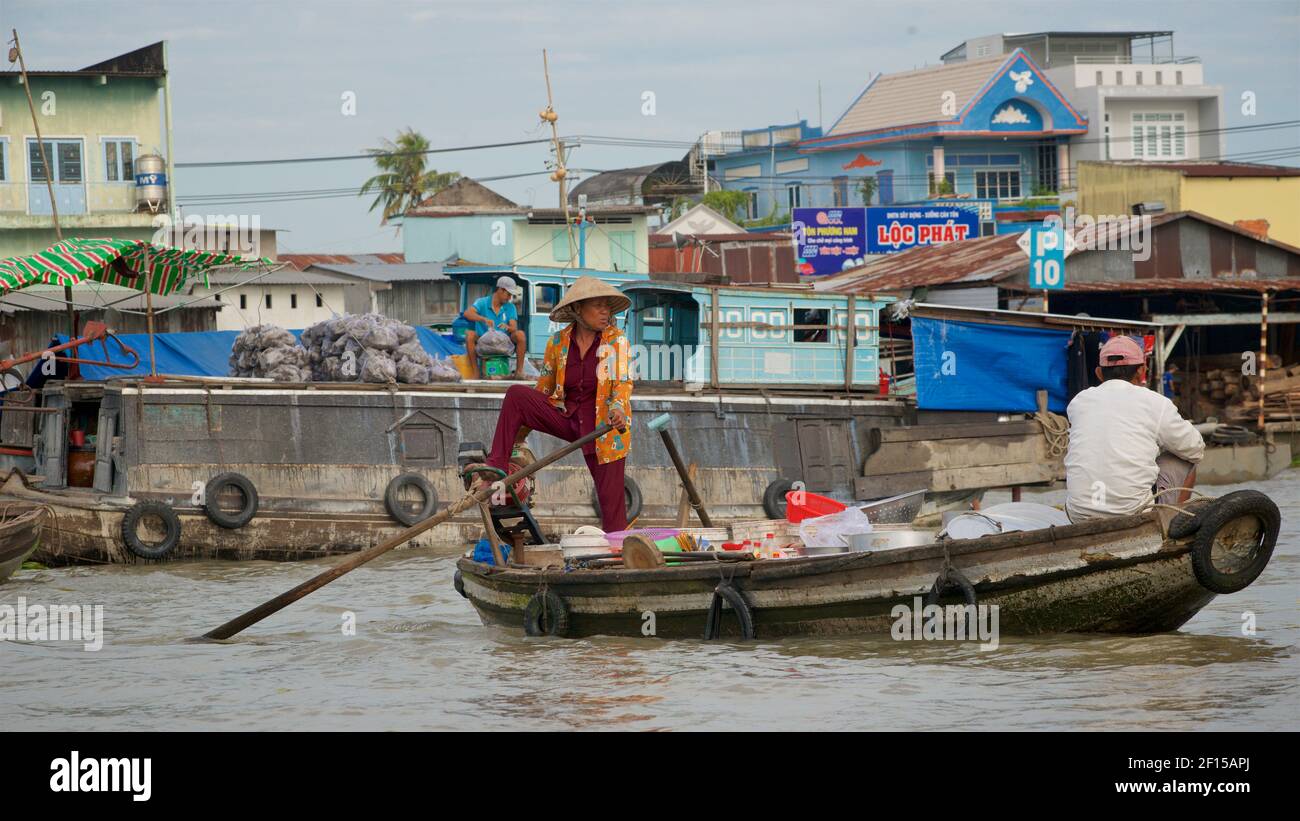 Flussboote Handel produzieren am Cai Rang schwimmenden Markt, Mekong Delta, Vietnam Stockfoto