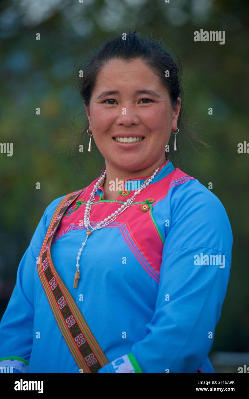 Porträt einer Hmong-Frau aus Sapa, Provinz Lao Cai, Nordvietnam Stockfoto