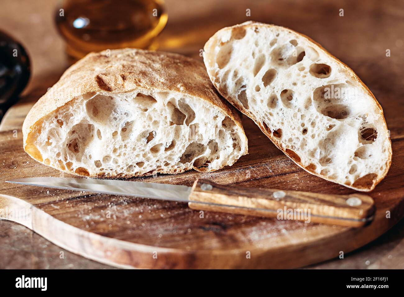 Rustikales Artisan-Brot Oder Italienisches Ciabatta Stockfoto