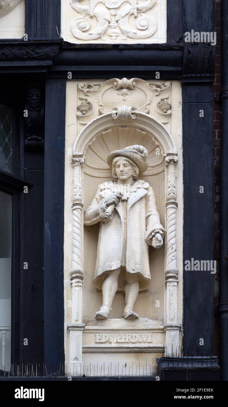 Statue King Edward VI, Bury St Edmunds, Suffolk, England von Michael Vyne Treleavan 1910 Stockfoto