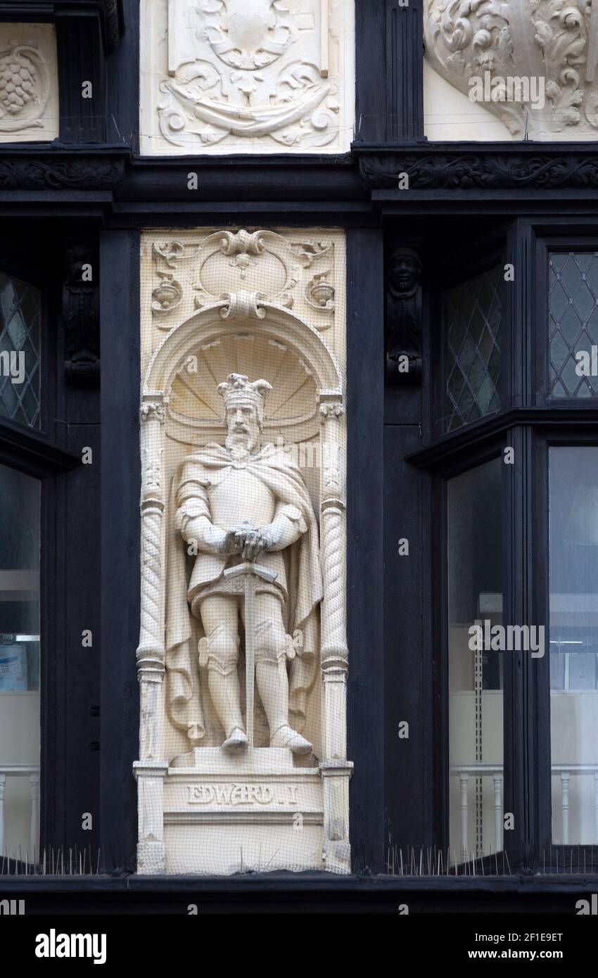 Statue King Edward I, Bury St Edmunds, Suffolk, England von Michael Vyne Treleavan 1910 Stockfoto