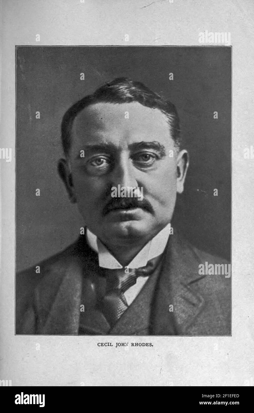 Cecil John Rhodes PC (5. Juli 1853 – 26. März 1902) war ein britischer Bergbaumagnat und Politiker im südlichen Afrika, der von 1890 bis 1896 als Premierminister der Kapkolonie diente. Aus dem Buch "Boer und Britisher in Südafrika; Eine Geschichte des Buren-Britischen Krieges und der Kriege für das Vereinigte Südafrika, zusammen mit Biographien der großen Männer, die die Geschichte von Südafrika " von Neville, John Ormond Veröffentlicht von Thompson & Thomas, Chicago, USA in 1900 Stockfoto