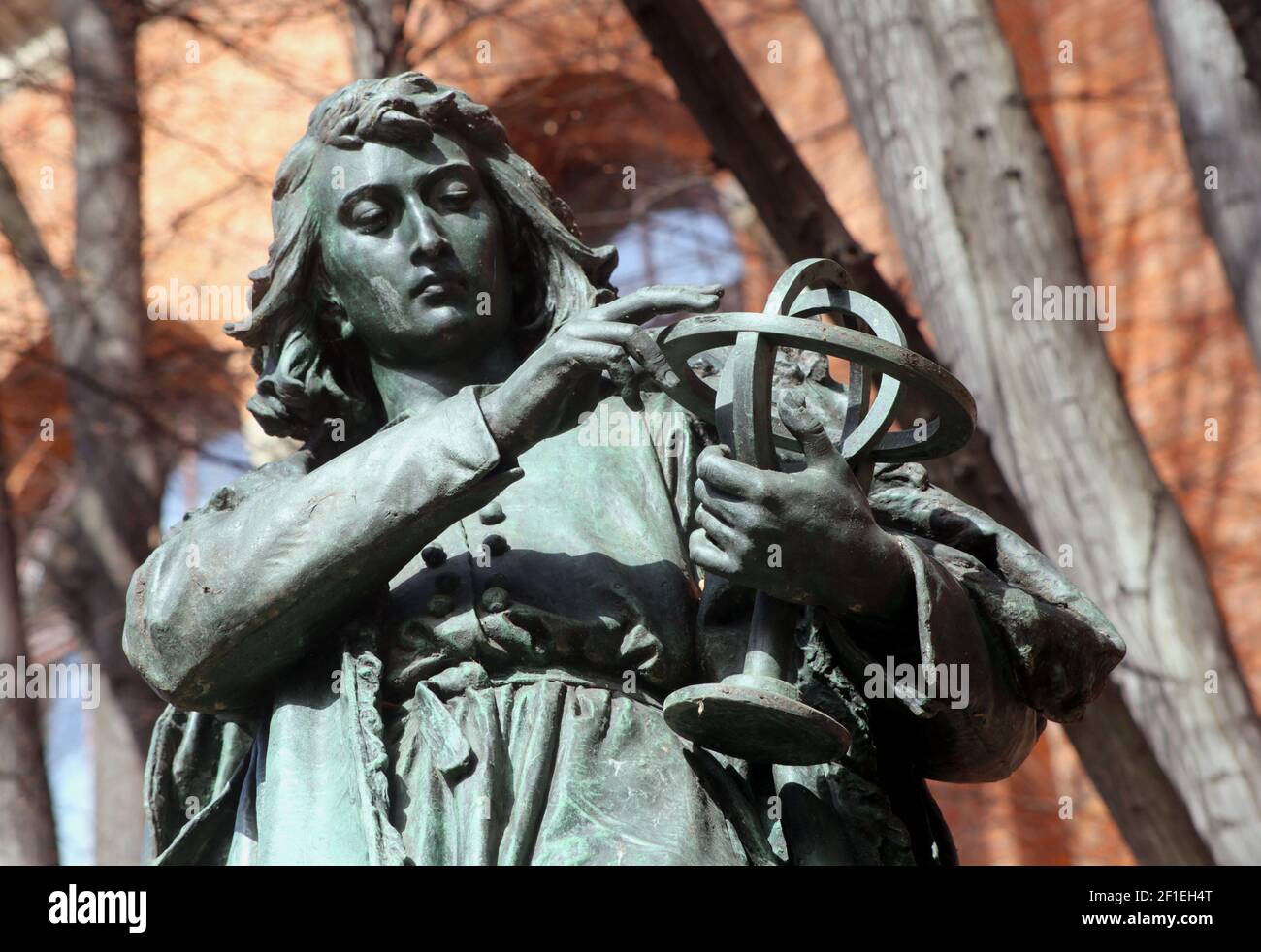 Krakau Krakau Polen Nicolaus Copernicus Mit Astrolabium In Den krakau-krakau-polen-nicolaus-copernicus-mit-astrolabium-in-den