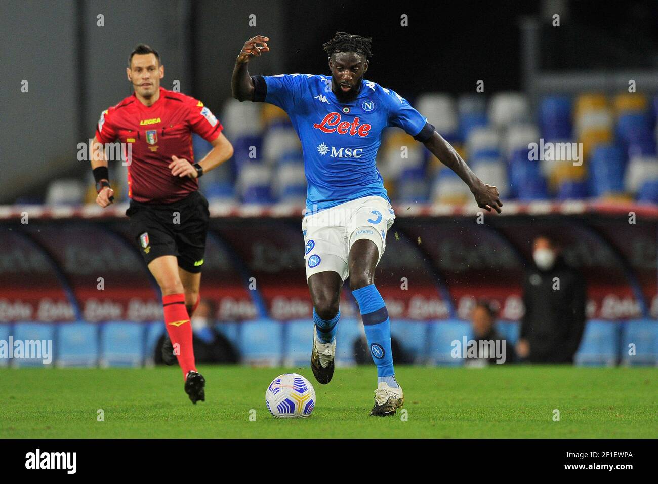 Tièmouè Bakayoko Spieler von Neapel, während der SerieA Fußballmeisterschaft Spiel zwischen Napoli gegen Sassuolo Endergebnis 0-2, Spiel in der San gespielt Stockfoto