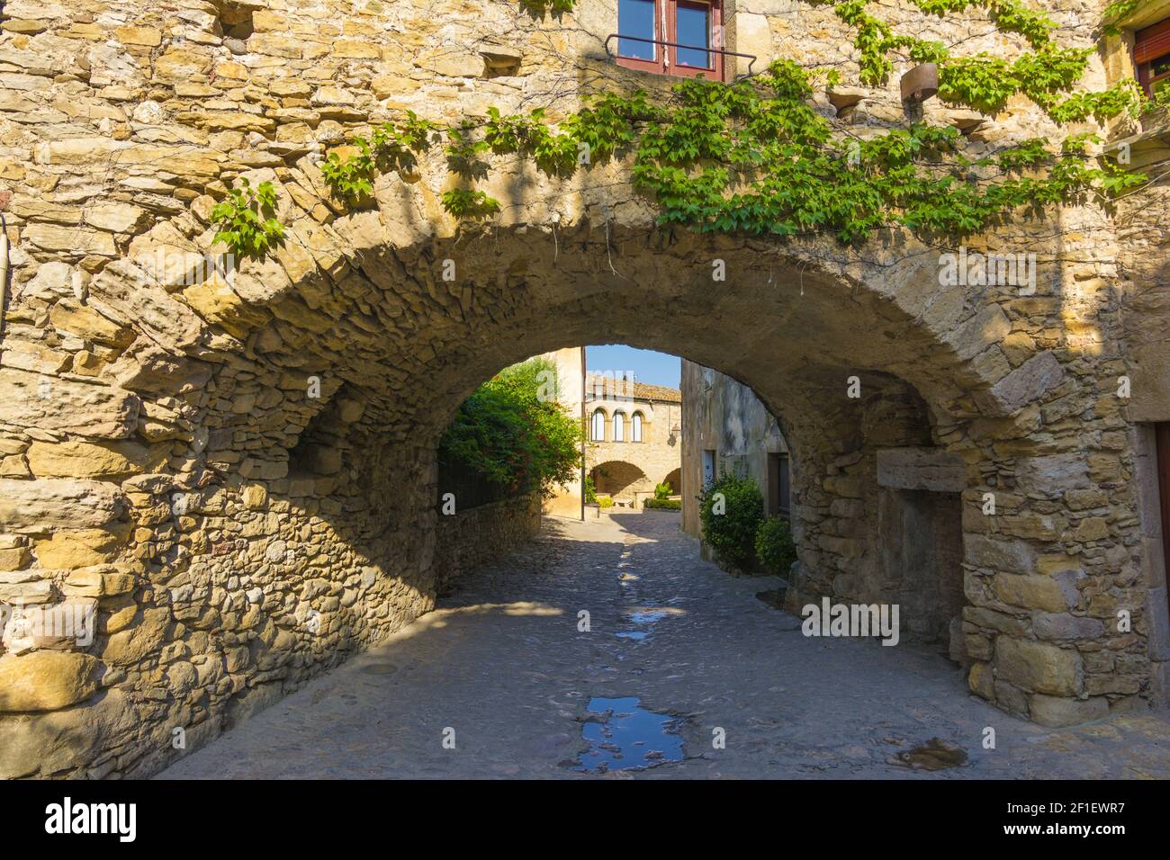 Alte mittelalterliche Stadt von Peratallada, Spanien Stockfoto