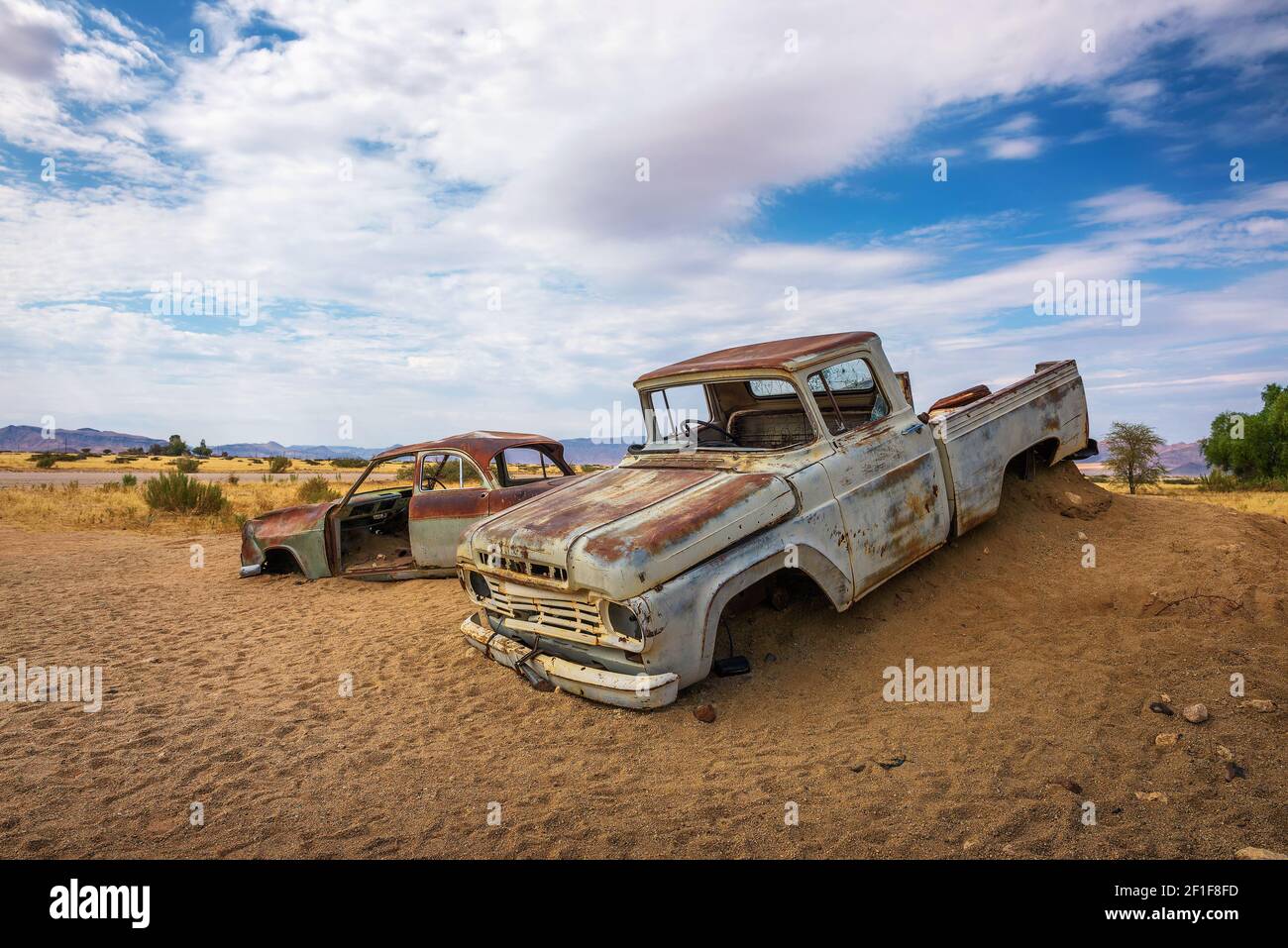 Verlassene Autowracks in Solitaire in der Namib Wüste von Namibia Stockfoto
