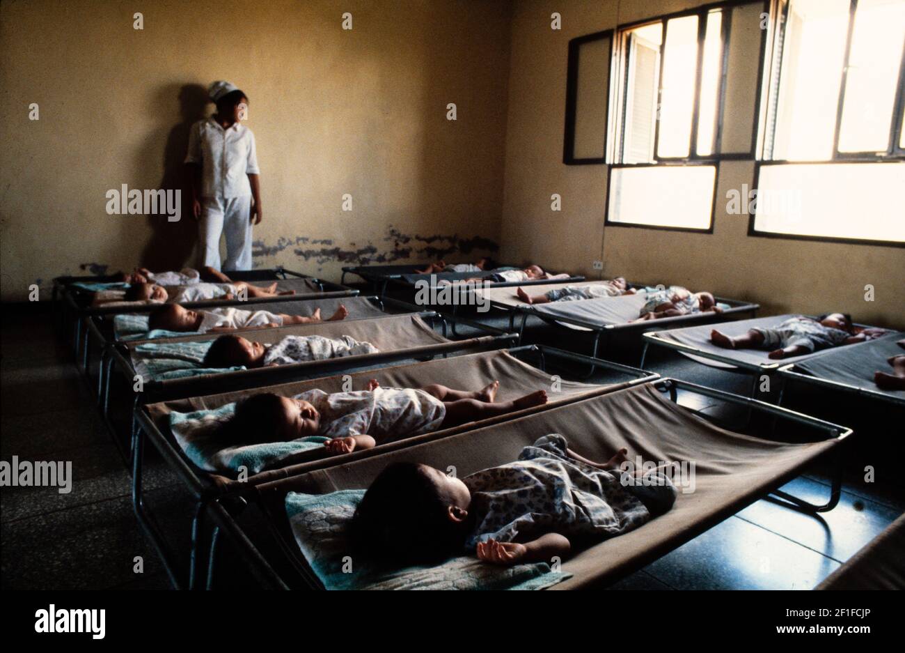 Kinderkrippe, Hanoi, Nordvietnam, Juni 1980 Stockfoto