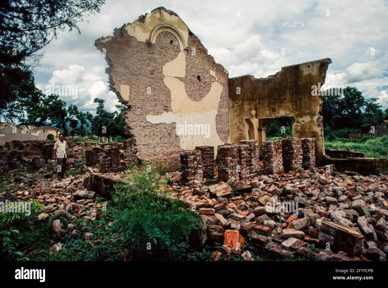 Gebäude beschädigt während Chinas Invasion von Nord-Vietnam, wahrscheinlich in lang Son im Jahr zuvor, Juni 1980 Stockfoto