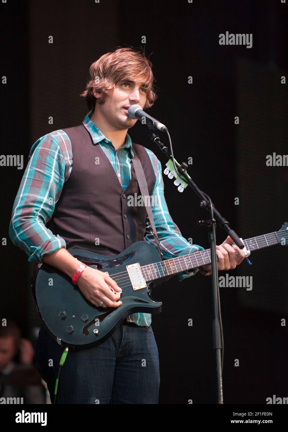 Englischer Sänger Songwriter Charlie Simpson, ehemals Busted und Fightstar, die 2012 beim Greenbelt Festival in Großbritannien auftrat Stockfoto