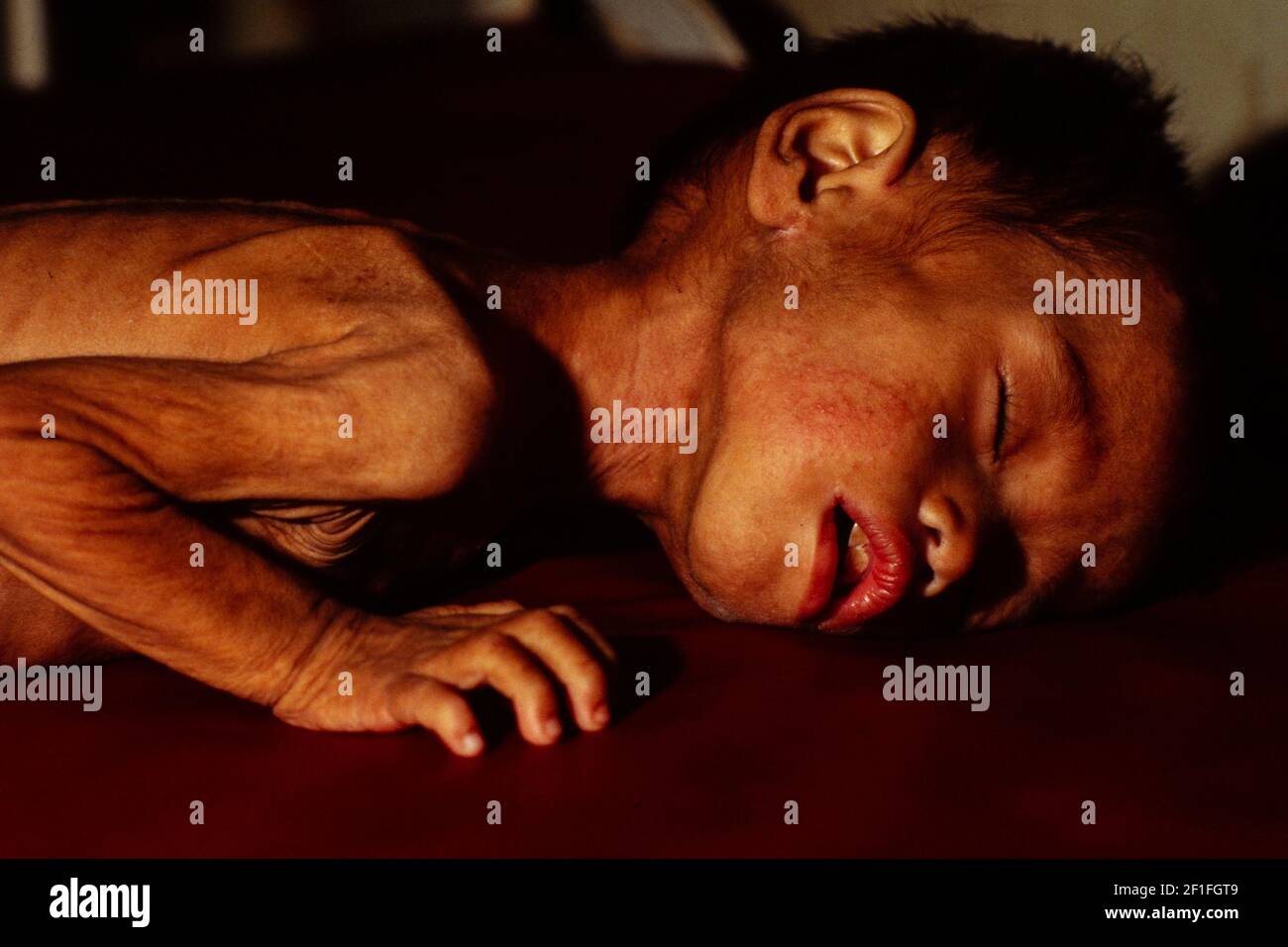 Kinder in einem Waisenhaus in Ho Chin Minh City, Südvietnam, Juni 1980 Stockfoto