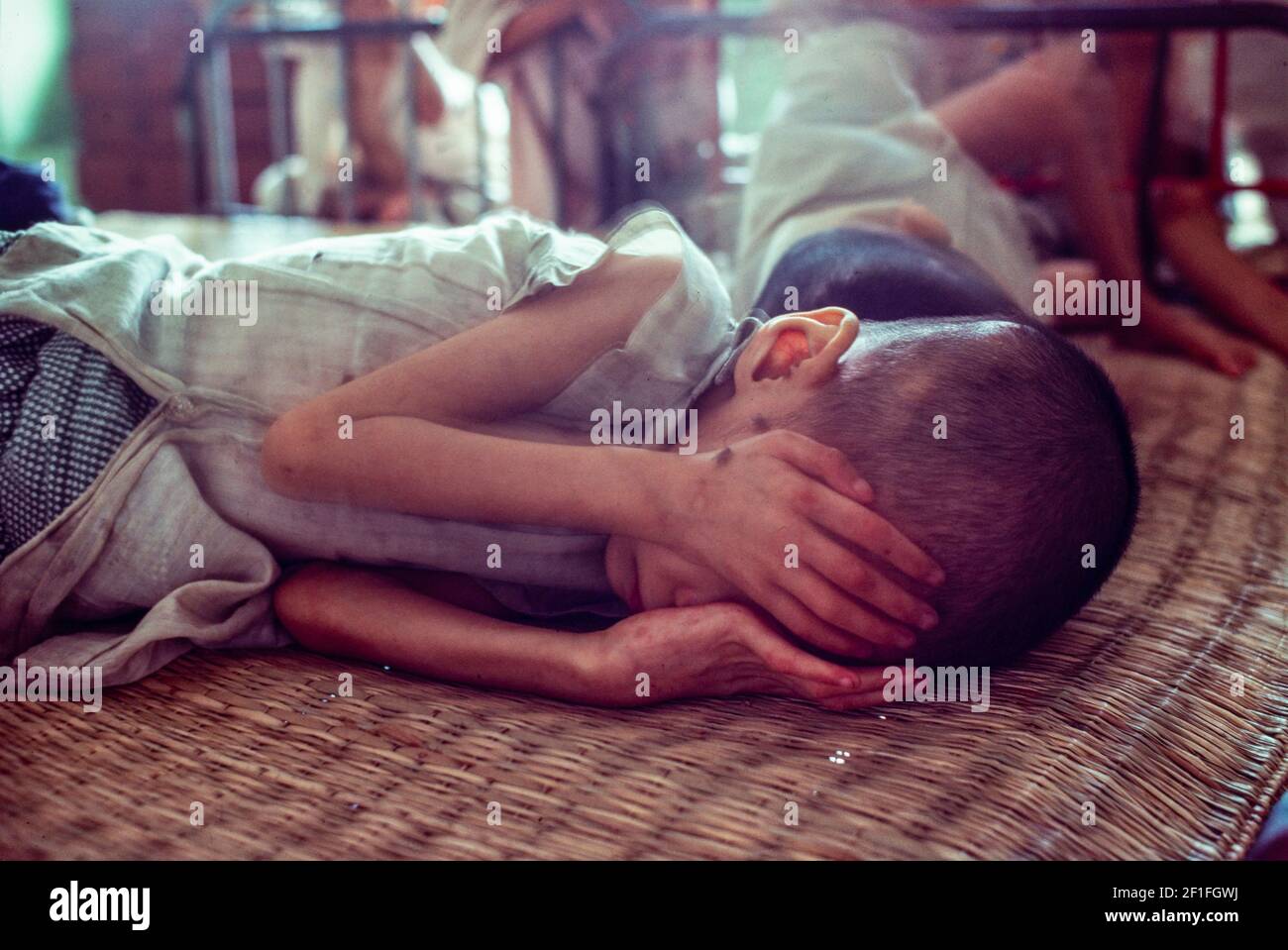 Kinder in einem Waisenhaus in Ho Chin Minh City, Südvietnam, Juni 1980 Stockfoto