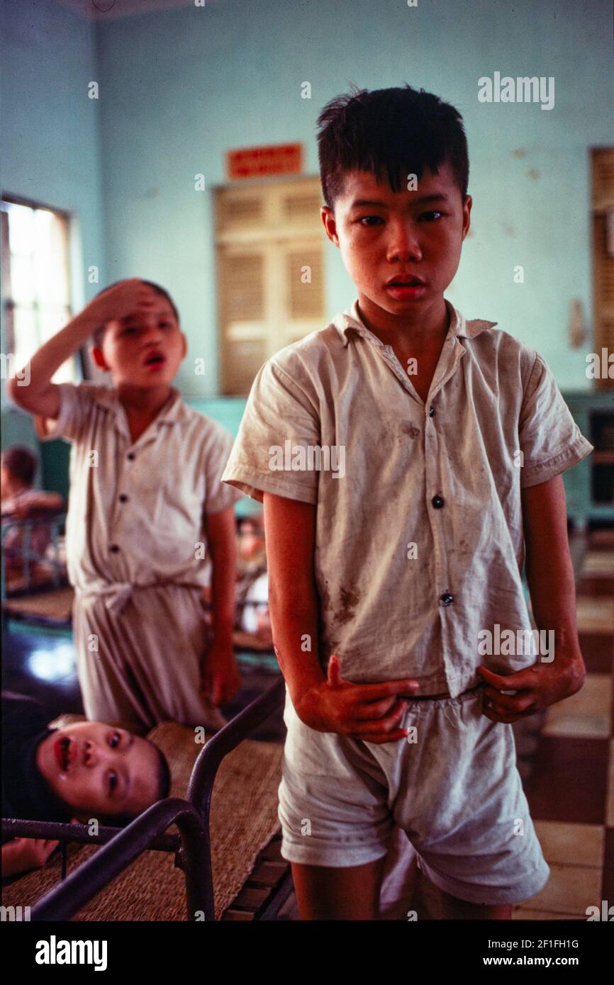 Kinder in einem Waisenhaus in Ho Chin Minh City, Südvietnam, Juni 1980 Stockfoto