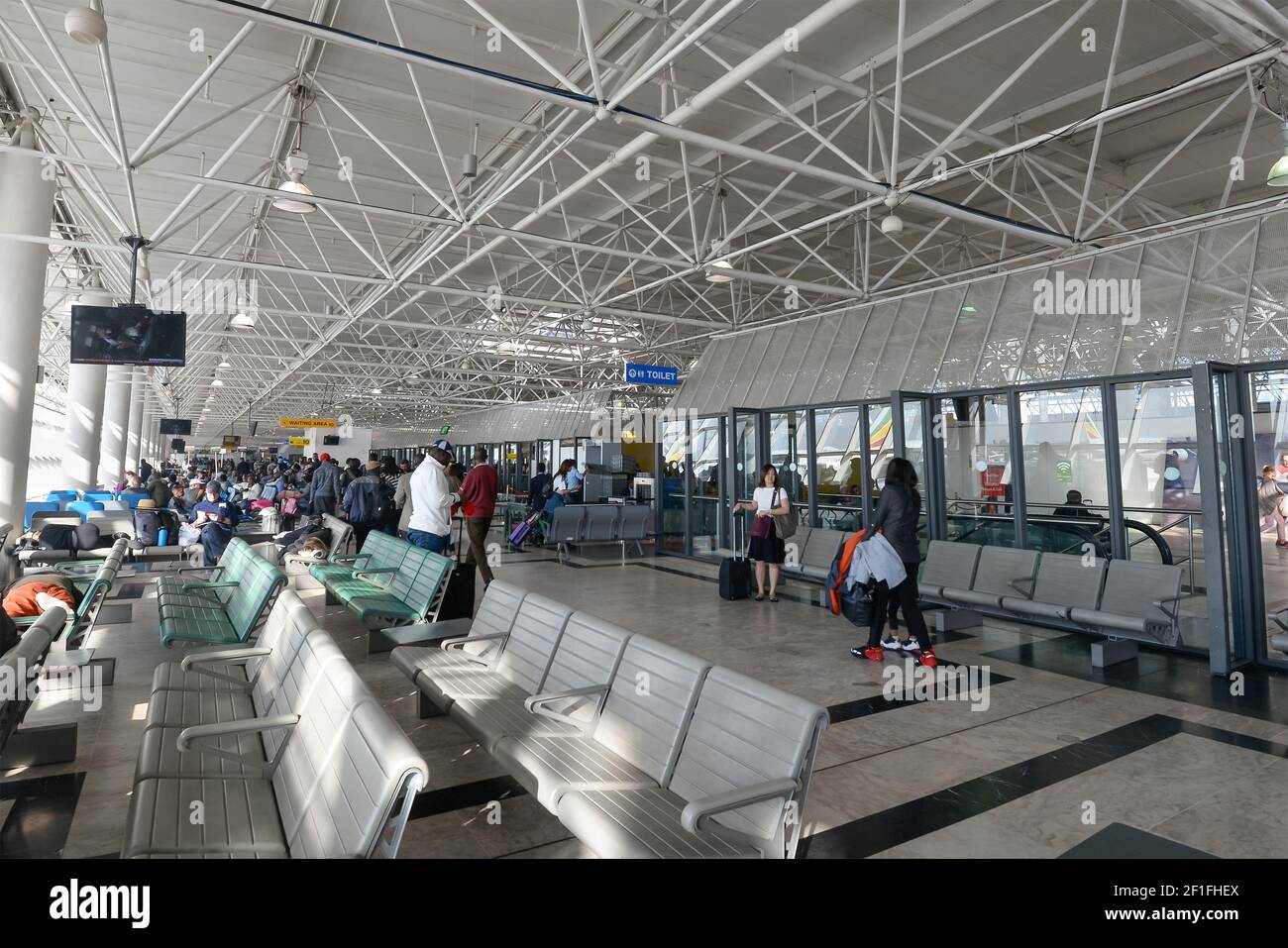 Addis Abeba Bole International Airpor Interior in Äthiopien, Afrika. Im Passagierterminal des Flughafens Addis Abeba, dem Drehkreuz von Ethiopian Airlines. Stockfoto