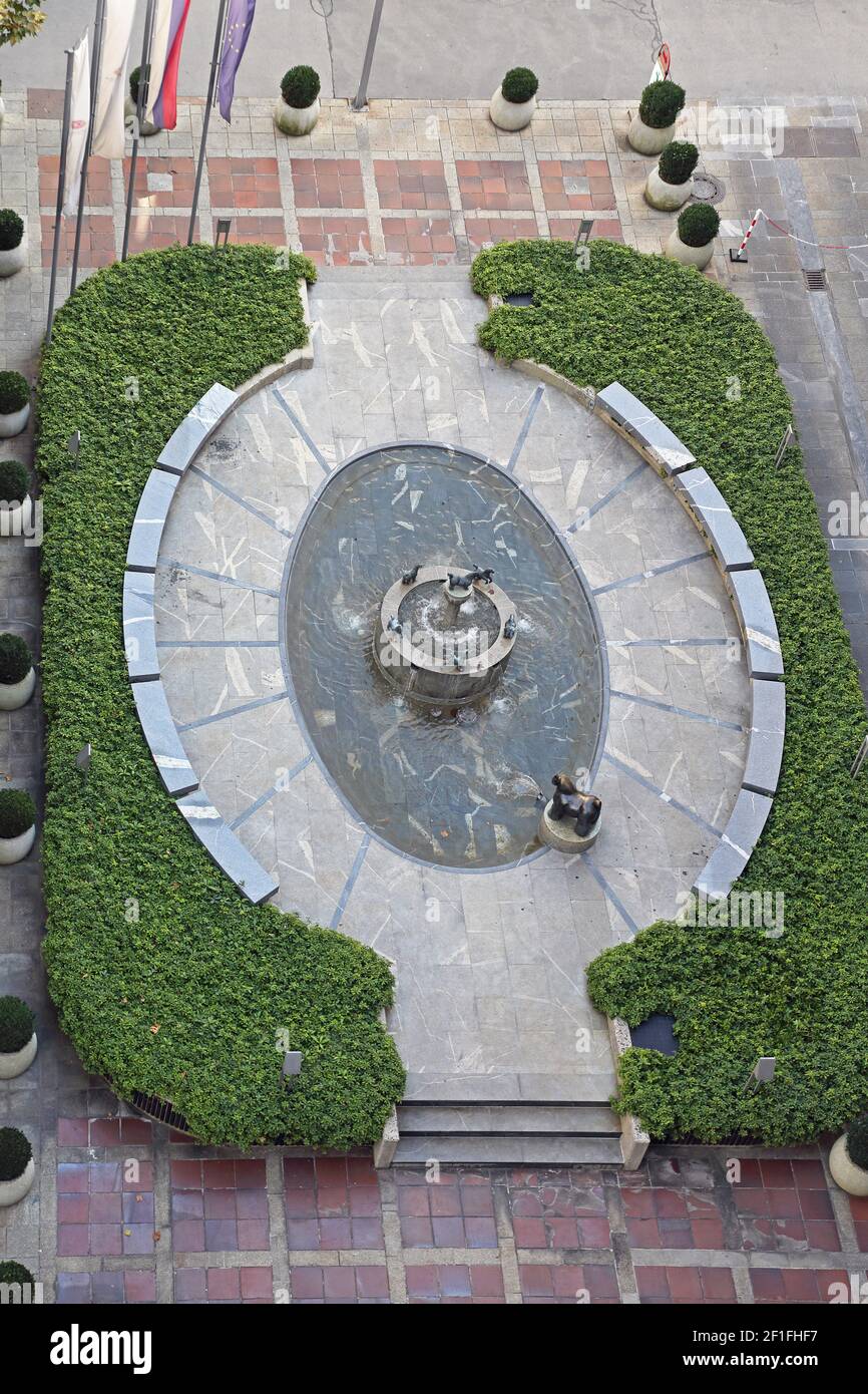 Ljubljana, Slowenien - 12. Oktober 2014: Luftaufnahme des Hotels Union Fountain in Ljubljana, Slowenien. Stockfoto