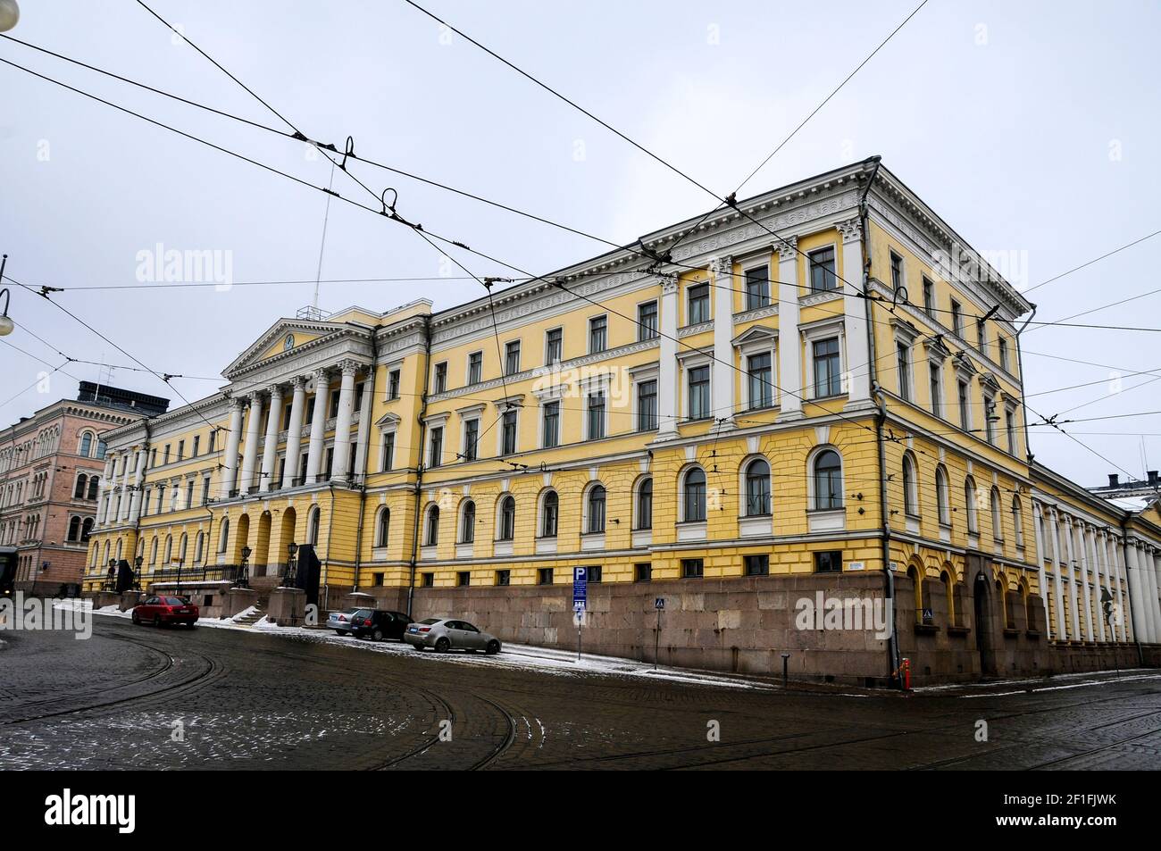 Regierungspalast des Büros des Premierministers, des Finanzministeriums und des Büros des Justizkanzlers auf dem Senatsplatz in Helsinki, Stockfoto