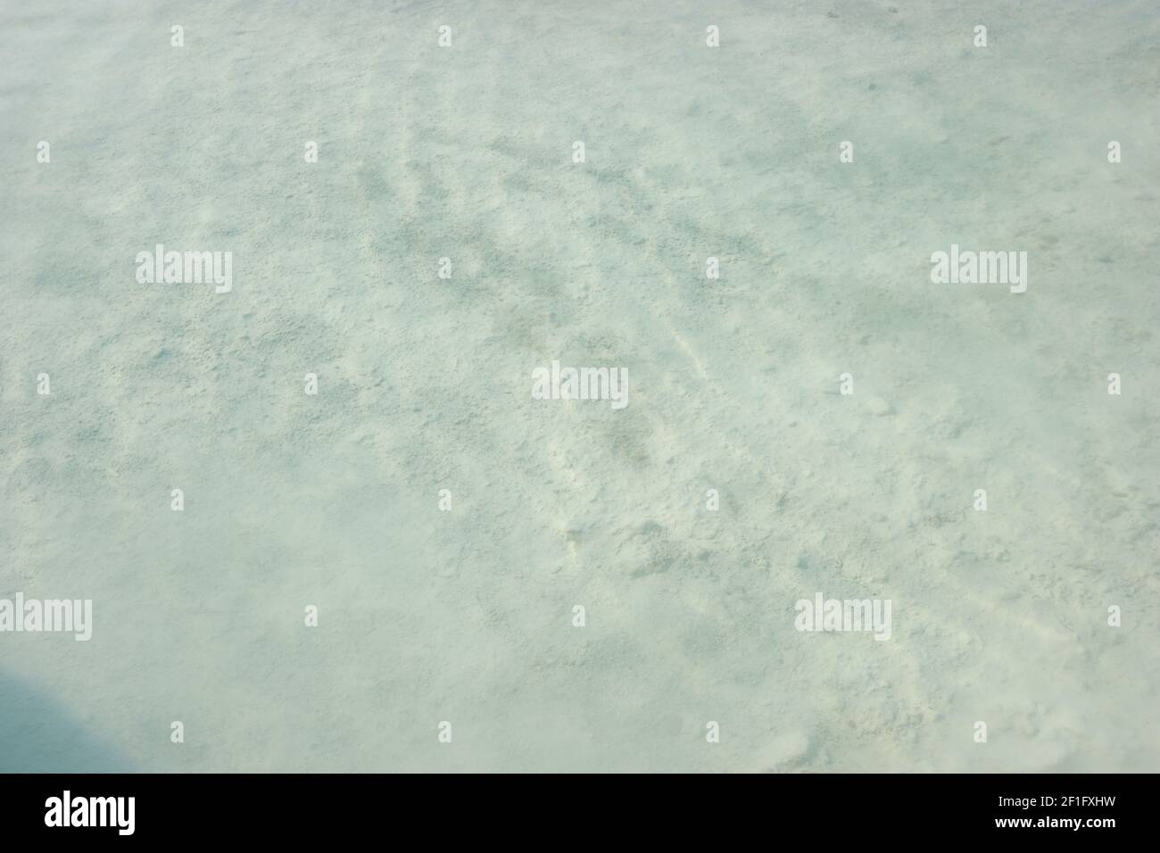 Wasser im natürlichen Travertin-Pool aus der Nähe. Stockfoto