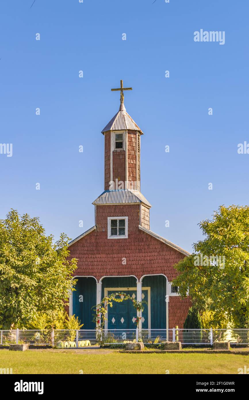 Rote Holzkirche, Insel Chiloe, Chile Stockfoto