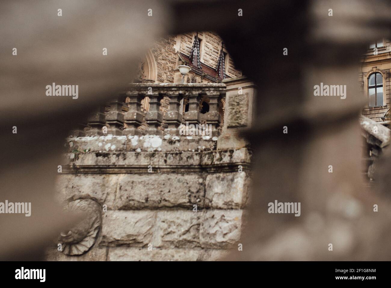 Alte polnische Burg im Dorf moszna Stockfoto