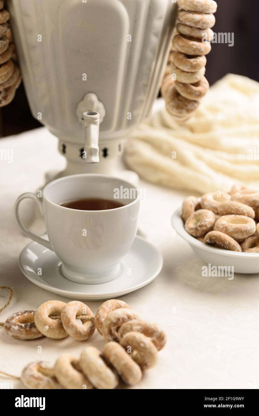 Bagels und heißer Tee Stockfoto