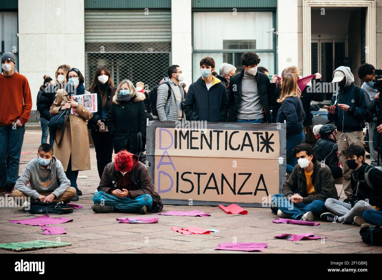 Die feministische Bewegung Not One Less (Non Una di Meno) förderte einen Streik mit Studentenverbänden und förderte Debatten über öffentliche Gesundheit, öffentliche Schulen, öffentliche Mittel für Anti-Gewalt-Zentren und Noteinkommen. Stockfoto