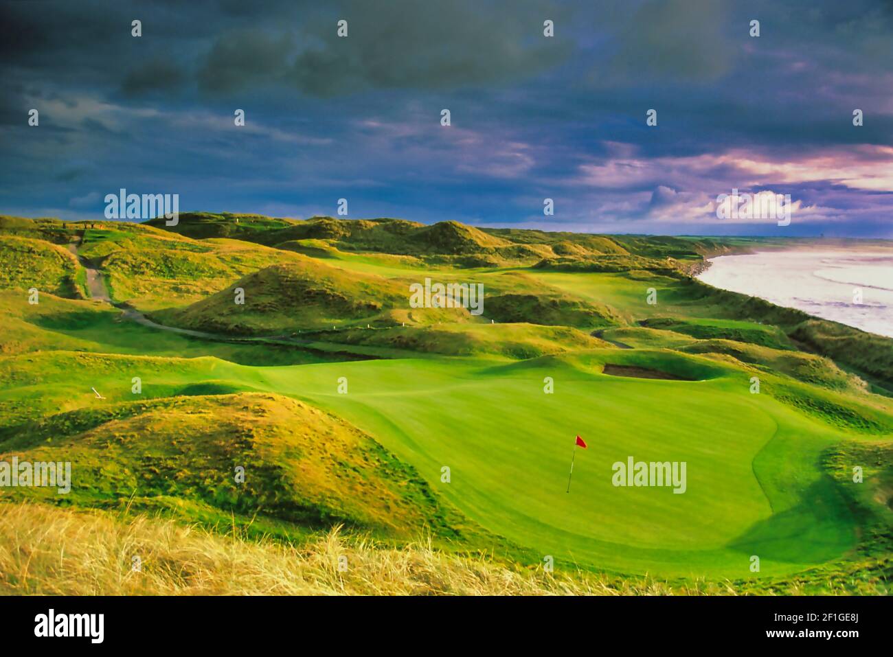 15th-Loch auf dem berühmten alten Golfplatz im Ballybunion Golf Club, County Kerry, Irland. Stockfoto