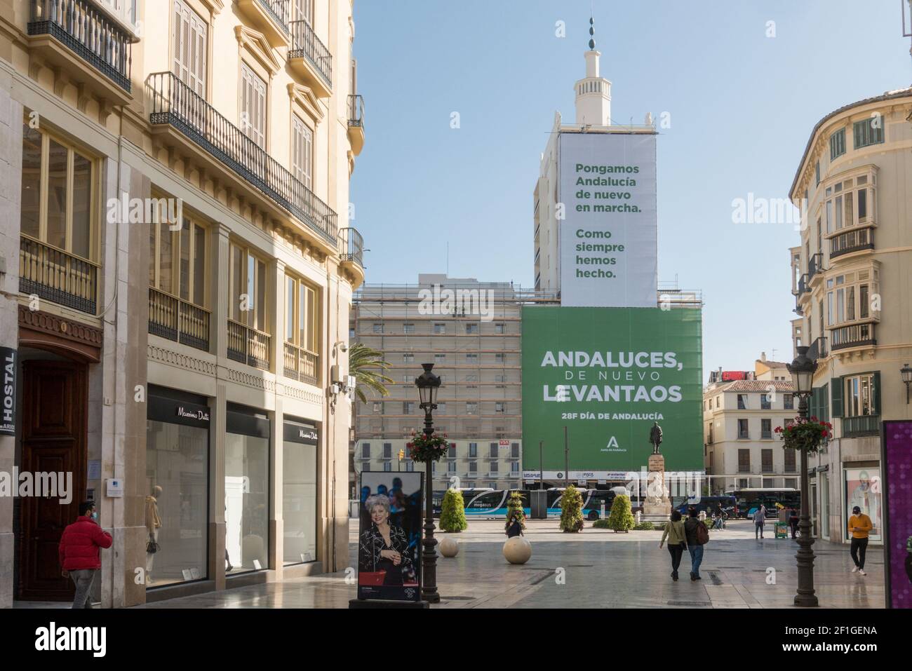 La Equitativa Gebäude von der calle Larios aus gesehen, die in Zukunft ein 4-Sterne-Hotel sein wird, Andalusien, Spanien. Stockfoto