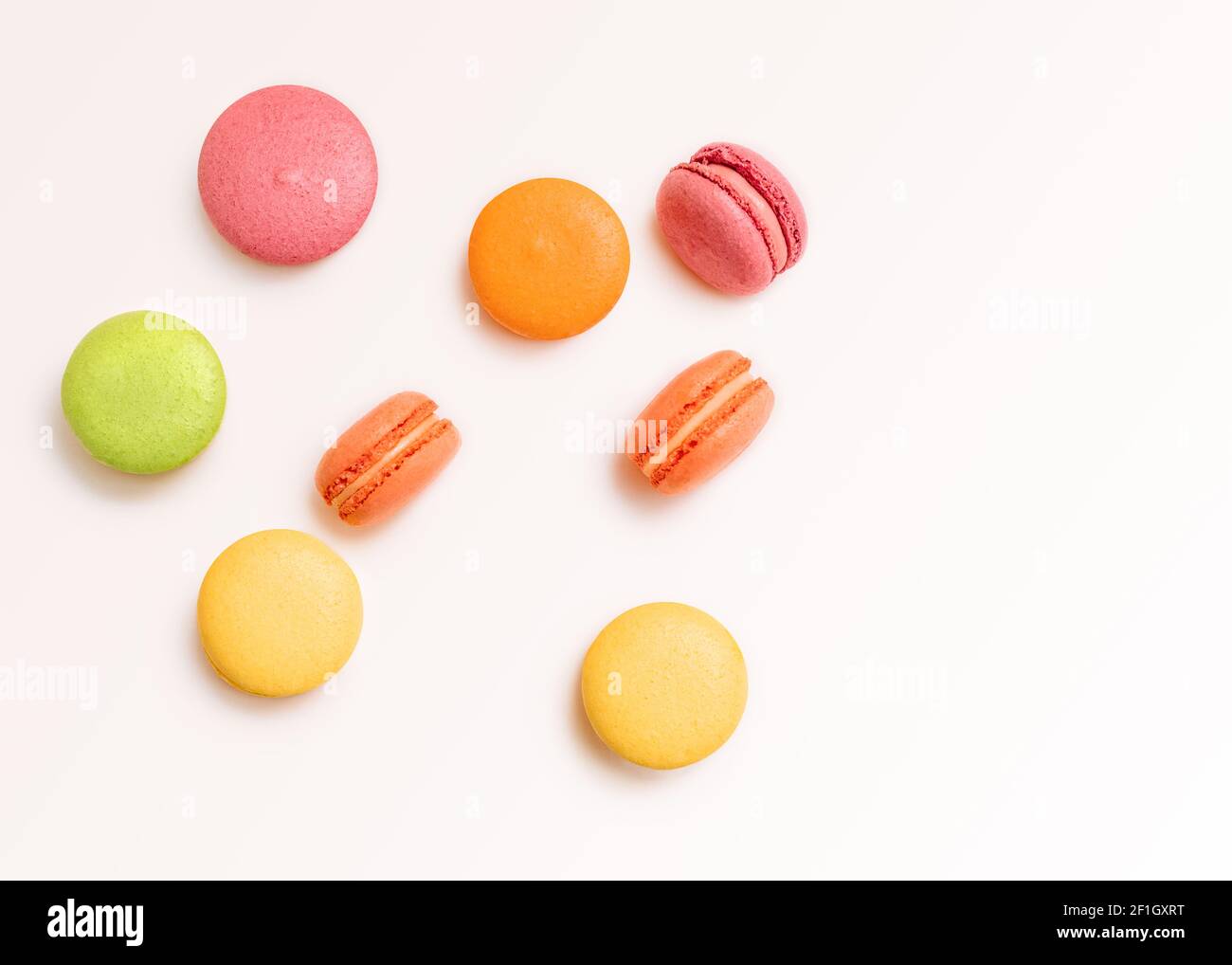 French Biscuits Foto von oben in minimalistischem Stil Stockfoto