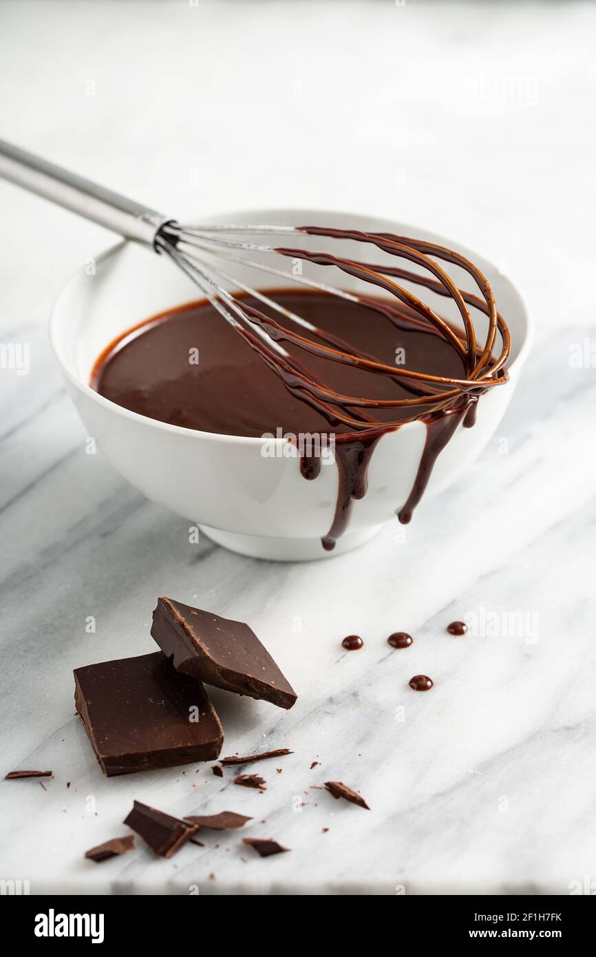 Herstellung von Schokoladenglasur oder Sauce Stockfoto