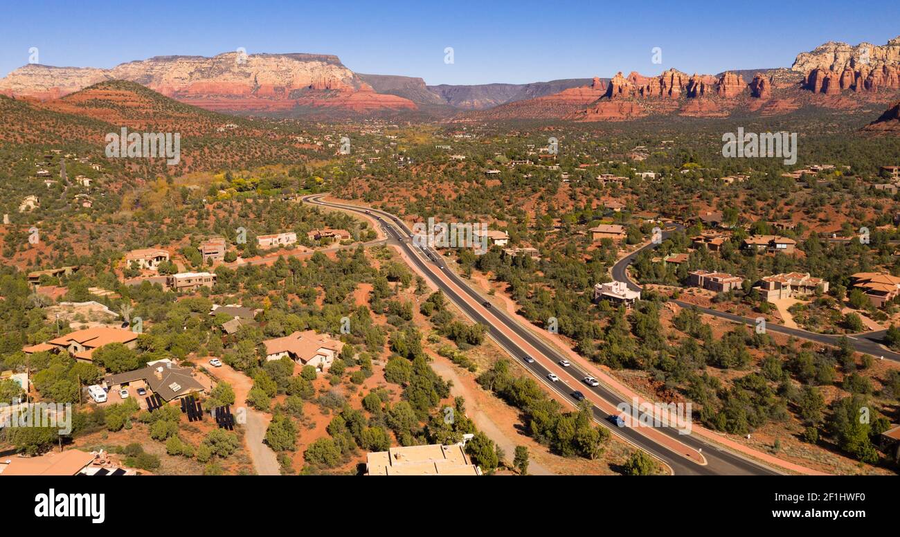 Über Red Rock Country Sedona Arizona mit Blick auf Munds Park Stockfoto