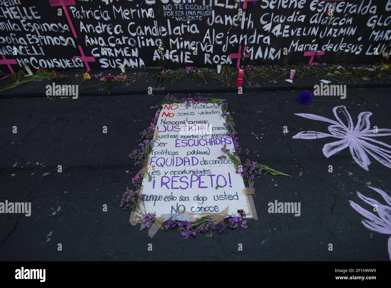 Mexiko-Stadt, 8. März 2021. Proteste in Zocalo und im Nationalpalast während des Internationalen Frauentags Credit: Andrea Quintero/Alamy Live News Credit: Andrea Quintero/Alamy Live News Stockfoto