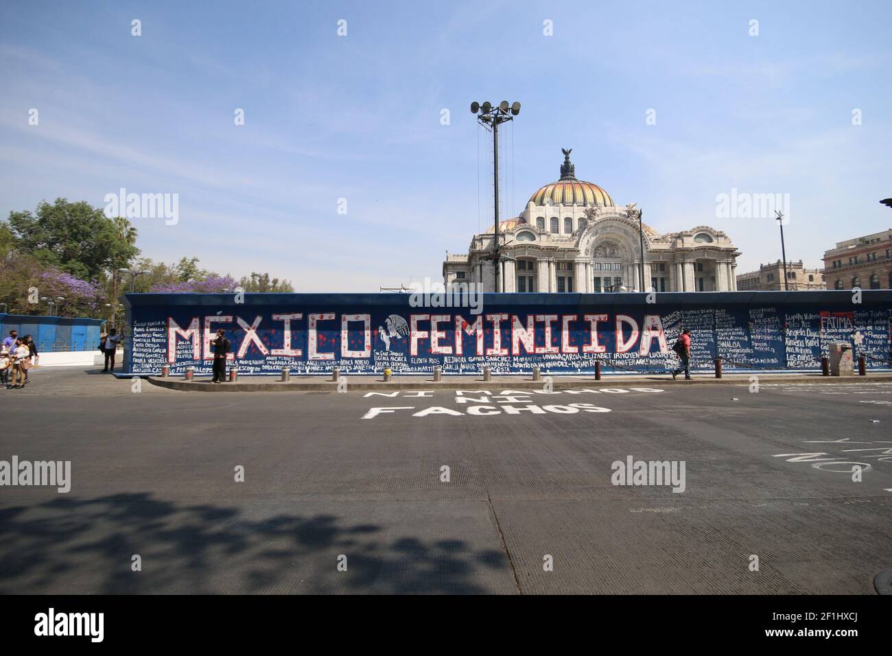 Mexiko-Stadt, 8. März 2021. Proteste in Zocalo und im Nationalpalast während des Internationalen Frauentags Credit: Andrea Quintero/Alamy Live News Credit: Andrea Quintero/Alamy Live News Stockfoto