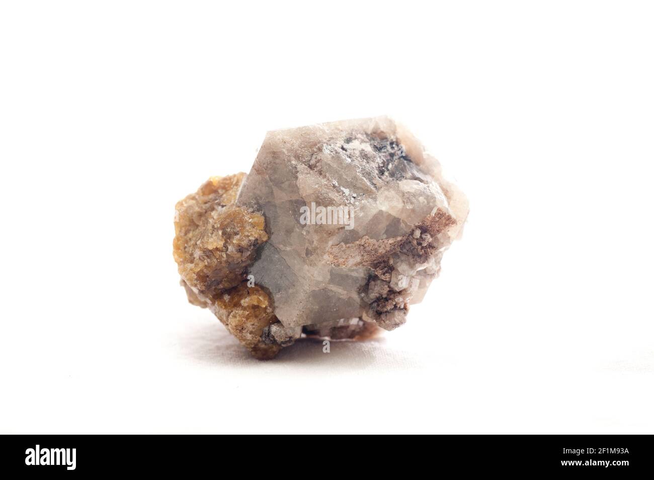 grossular Kristall Granat Mineralprobe facettiert ungeschnitten Stockfoto