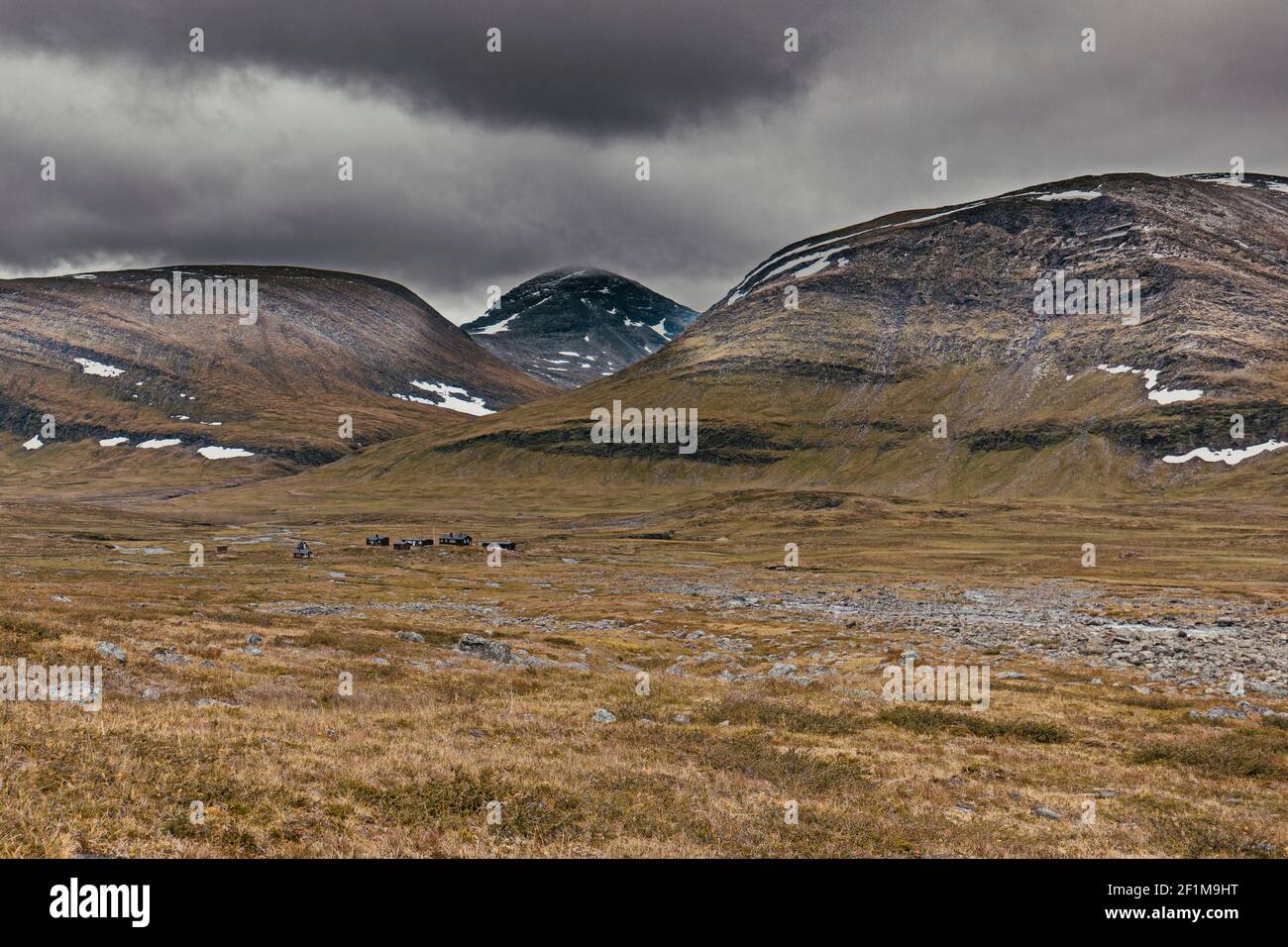 Gewitterwolken über Berge Stockfoto