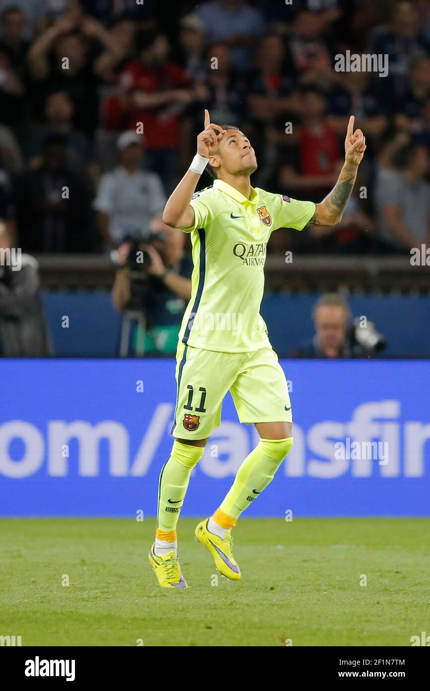 Neymar da Silva Santos Junior (FC Barcelone) erzielte ein Tor und feierte es während der UEFA Champions League Fußball 1/4 Finalspiel, 1st Bein, zwischen Paris Saint Germain und FC Barcelona am 15. April 2015 im Parc des Princes in Paris, Frankreich. Foto Stephane Allaman / DPPI Stockfoto