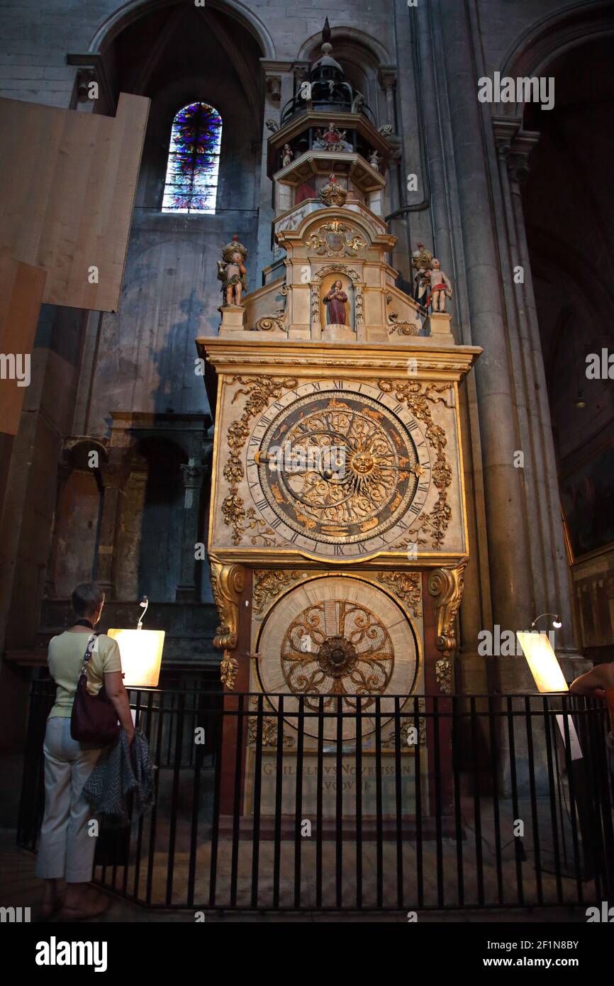 Die 14th Jahrhundert 9 Meter hohe astronomische Uhr in der Cathédrale-St-Jean-Baptiste auf dem Place St-Jean in Lyon Stockfoto