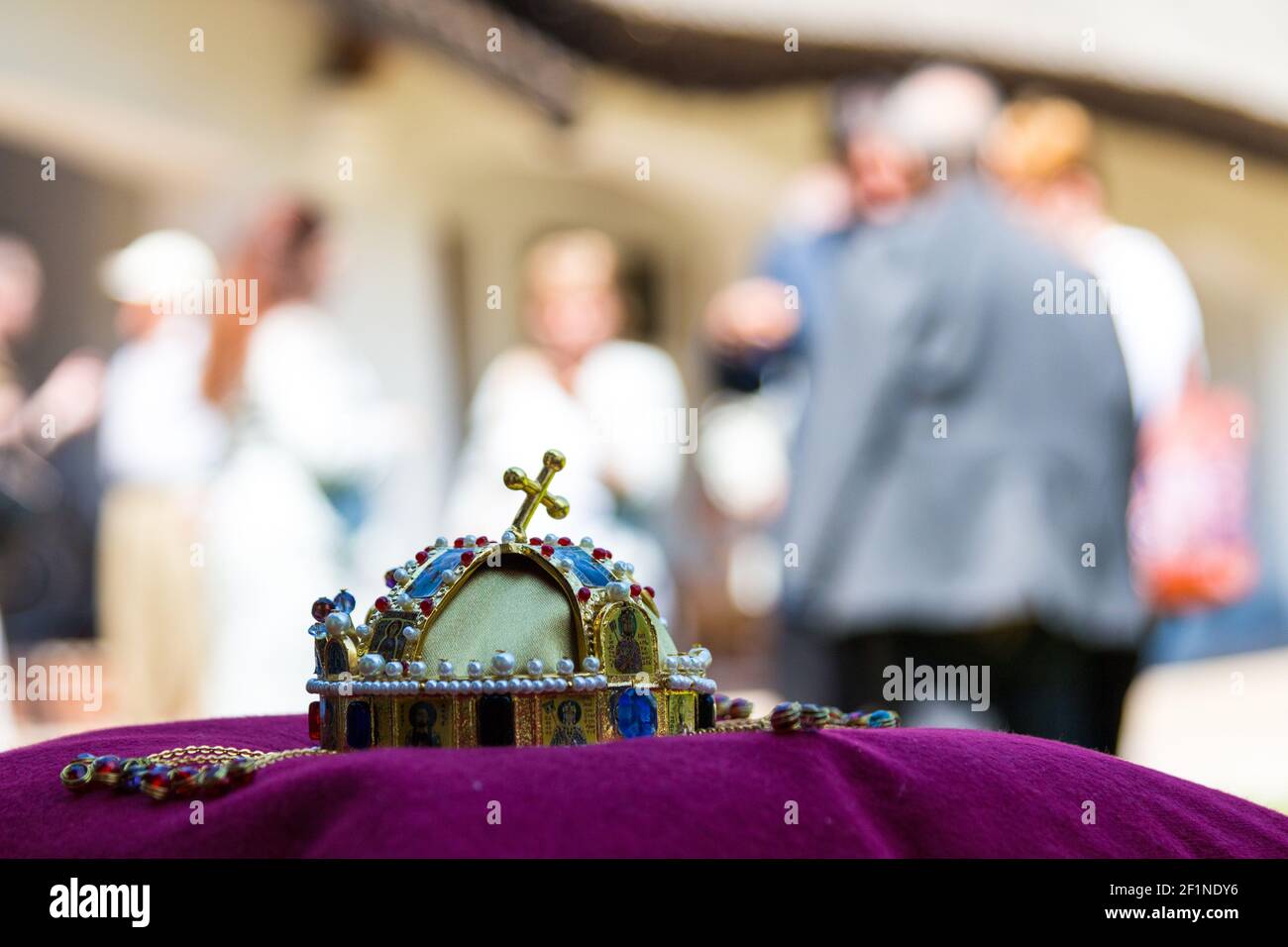 Eine kleine realistische Kopie der ungarischen heiligen heiligen Krone