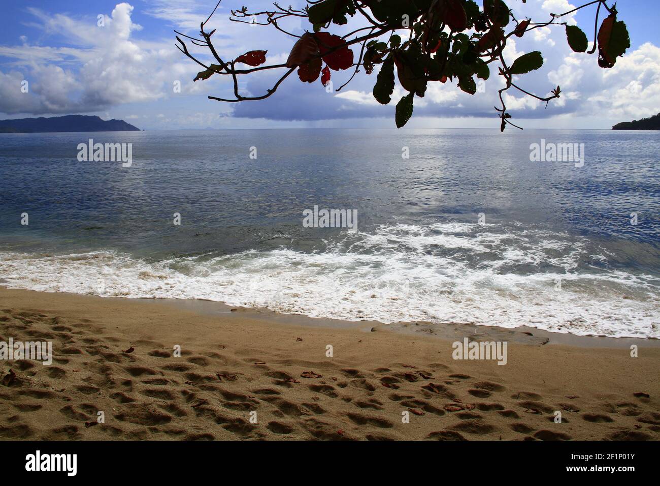 Der beautyfull Strand auf Nord Sulawesi, Indonesien Stockfoto