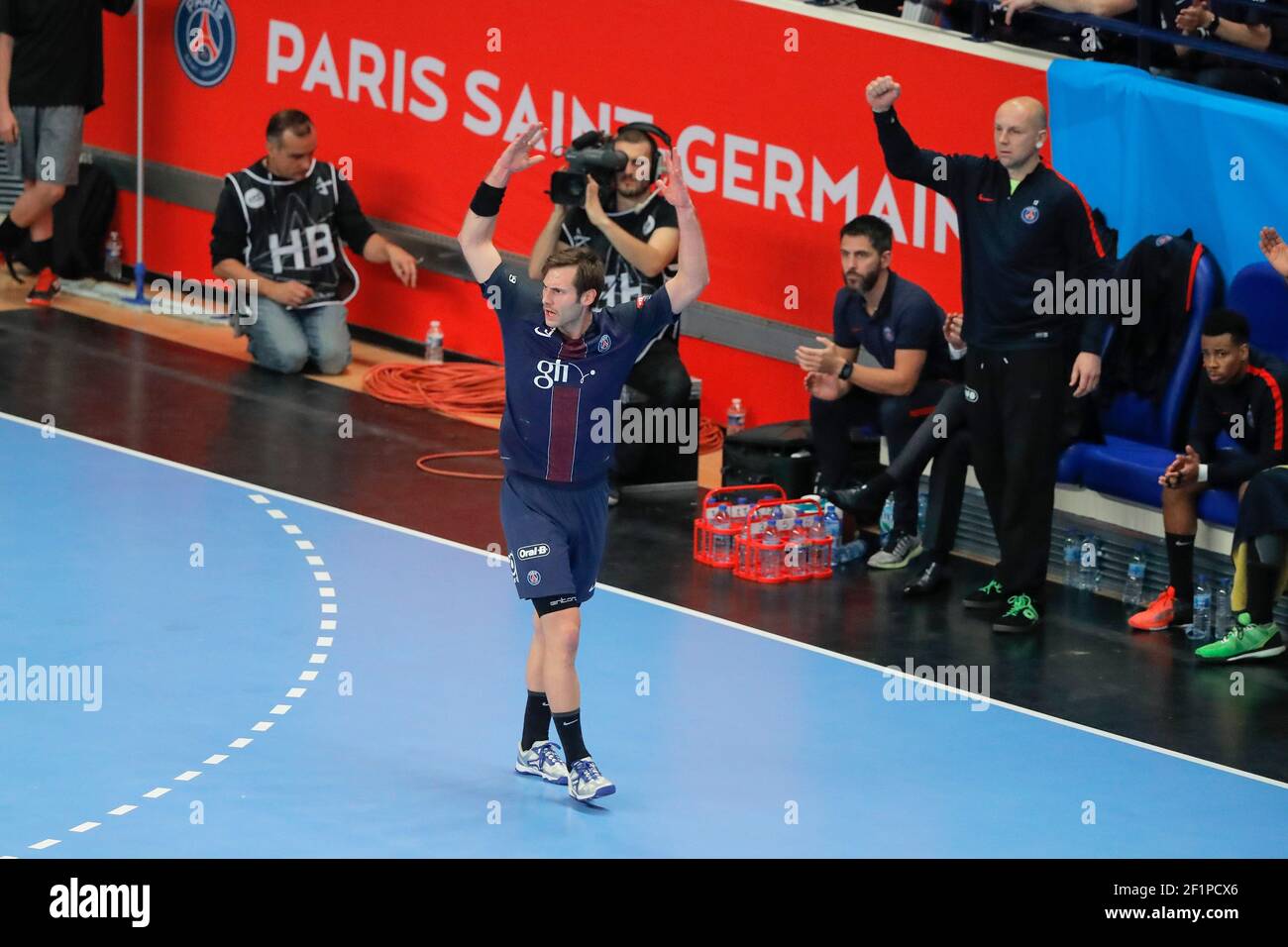 Uwe Gensheimer (PSG?Handball) beim Handball EHF Champions League Spiel zwischen Paris Saint-Germain Handball und FC Barcelona, Gruppe A, am 12. November 2016, im Pierre de Coubertin Stadion, in Paris, Frankreich - Foto Stephane Allaman / DPPI Stockfoto