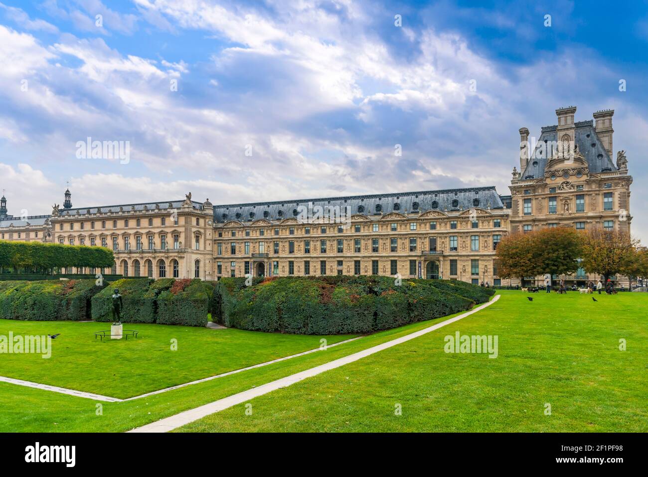 Der Denon-Flügel, im Louvre-Palast, in Paris, Frankreich Stockfoto