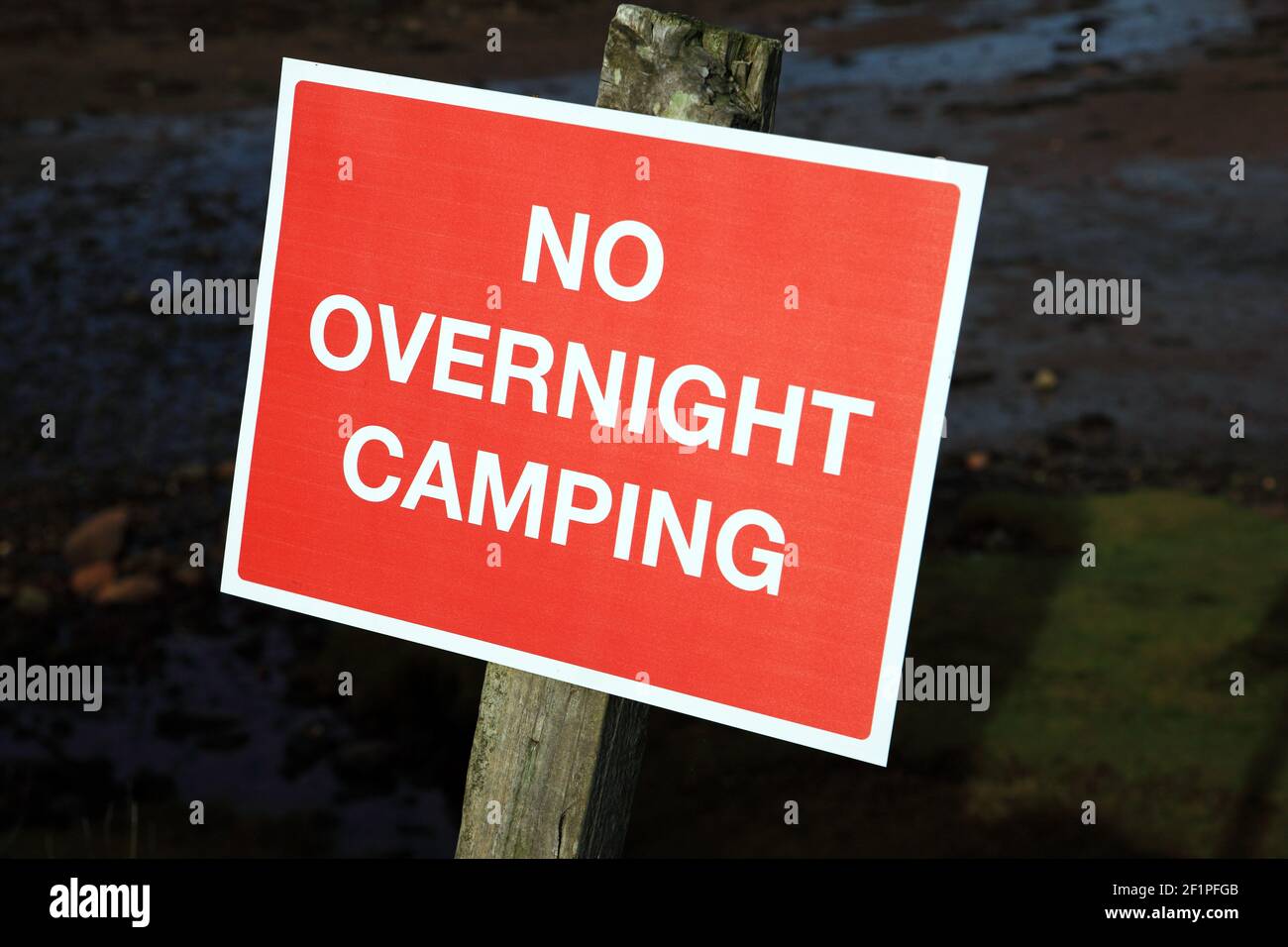 Kein Nachtcamping Schild auf der Isle of Mull in Die inneren Hebriden von Schottland Stockfoto