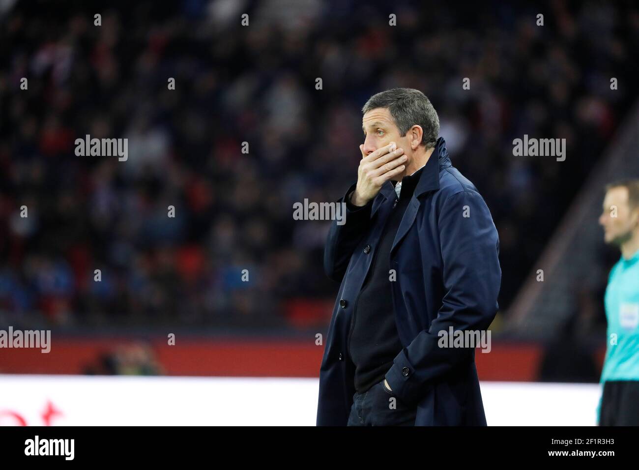 Thierry LAUREY (RACING CLUB STRASBOURG ELSASS) wurde während des Fußballspiels der französischen Meisterschaft Ligue 1 zwischen Paris Saint-Germain und RC Strasbourg am 17. februar 2018 im Stadion Parc des Princes in Paris, Frankreich, enterntet - Foto Stephane Allaman / DPPI Stockfoto