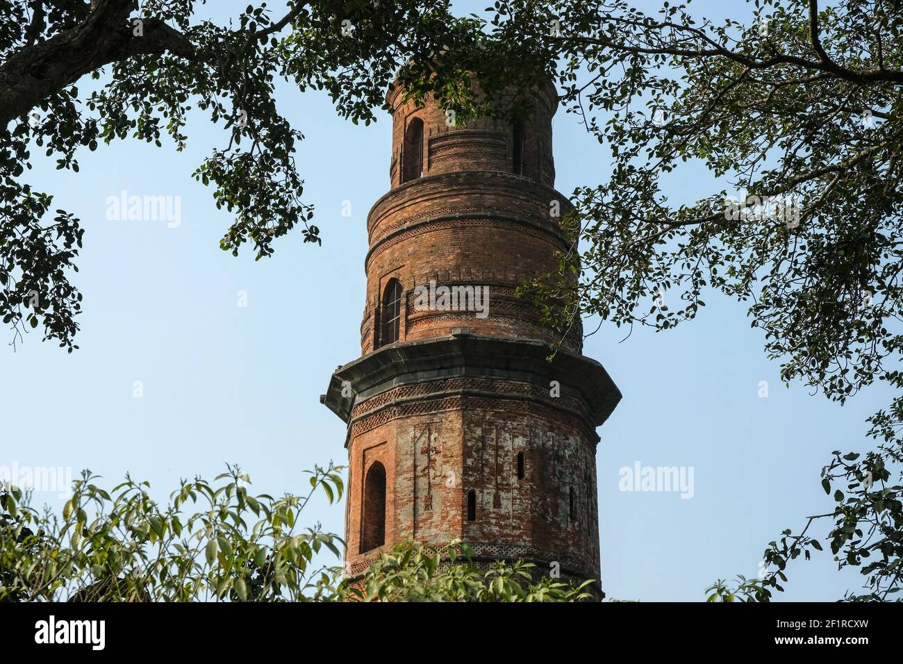 Firoz Minar Ruinen von dem, was war die Hauptstadt der muslimischen Nawabs von Bengalen in den 13th bis 16th Jahrhunderten in Gour, West Bengalen, Indien. Stockfoto