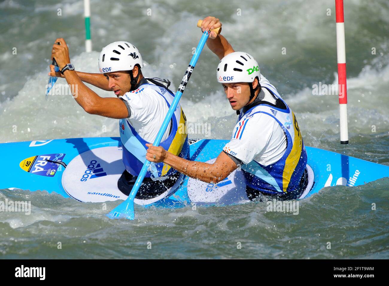 KANU KAYAK - ICF KANUSLALOM WELTMEISTERSCHAFT 2011 - BRATISLAVA (SVK) - 06 BIS 11/09/2011 - FOTO : JULIEN CROSNIER / KMSP / DPPI - C2 MÄNNER - FABIEN LEFEVRE (FRA) - DENIS GARGAUD CHANUT (FRA) Stockfoto