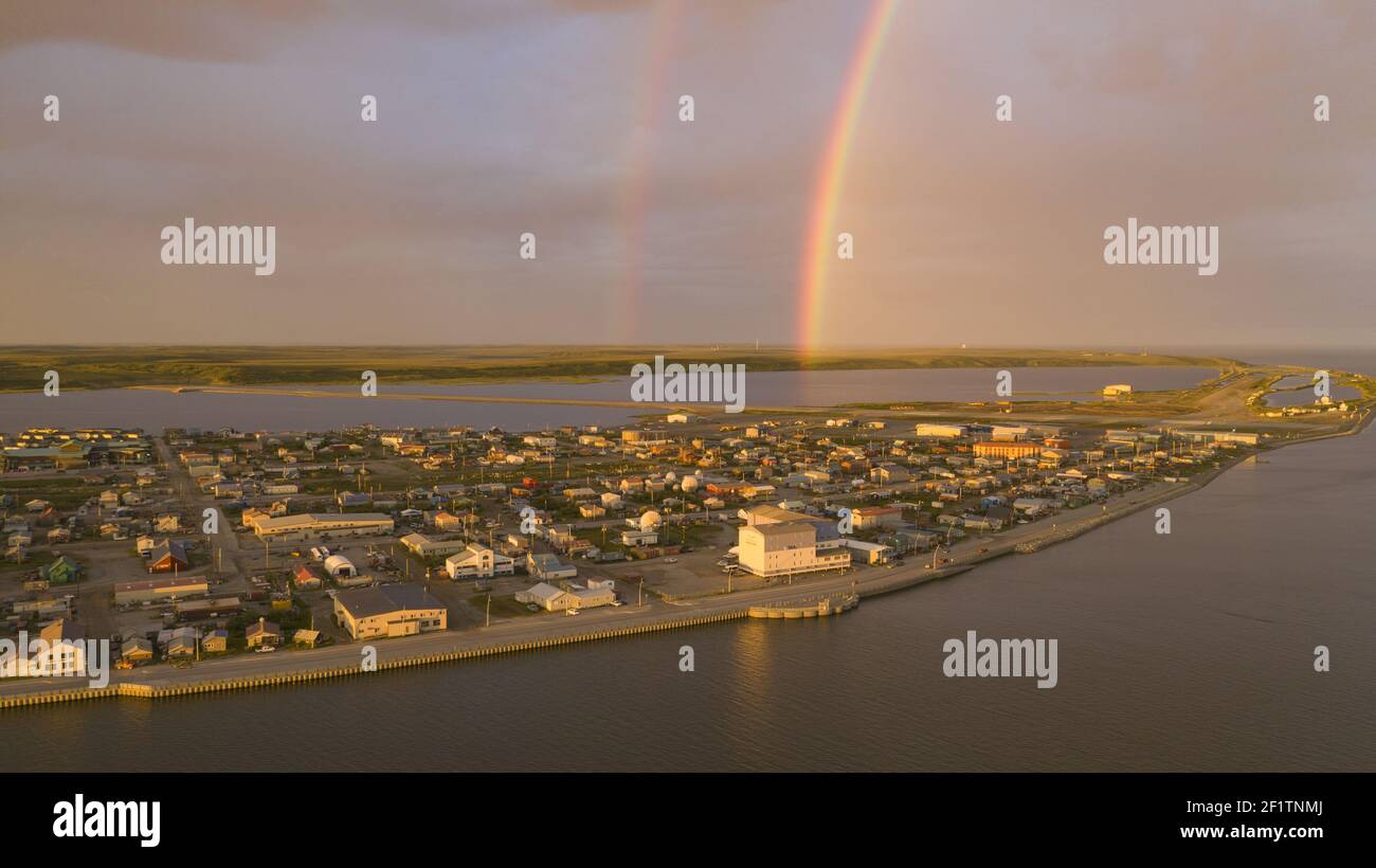 Sturm erzeugt Regenbogen über dem Nordwest-Arktischen Borough von Kotzebue Alaska Stockfoto