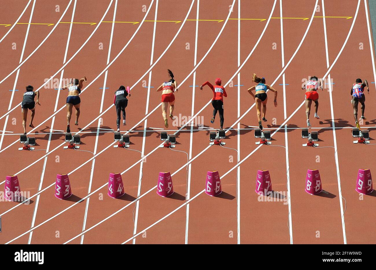 LONDON OLYMPIC GAMES 2012 - OLYMPIC STADIUM , LONDON (DE) - 03/08/2012 - FOTO : Tim De Waele / KMSP / DPPIATHLETICS - Illustration Illustration / Sprint Start Track Piste / Athletisme Atletiek / Stockfoto