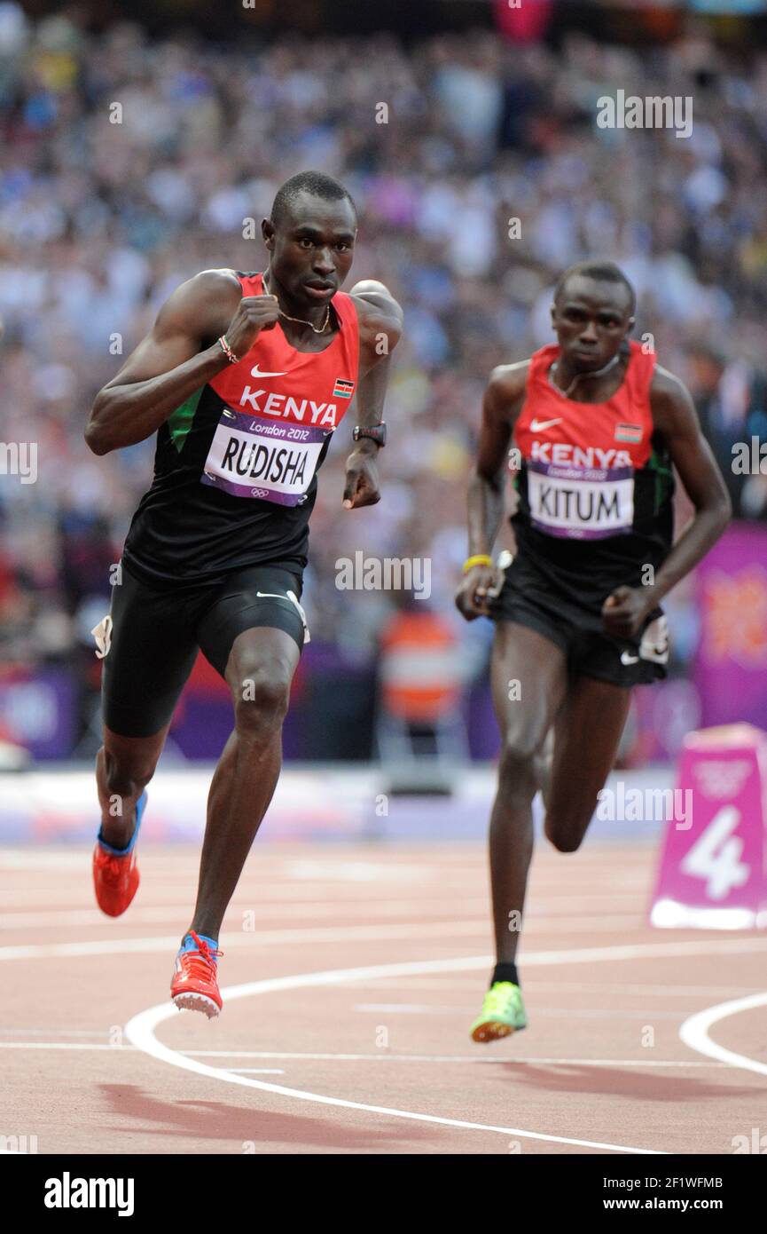 LONDON OLYMPISCHE SPIELE 2012 - OLYMPIASTADION, LONDON (DE) - 09/08/2012 - FOTO : POOL / KMSP / DPPIATHLETICS - MEN'S S 800 M - FINALE - GOLDMEDAILLE - DAVID RUDISHA (KEN) - BRONZEMEDAILLE - TIMOTHY KITUM (KEN) Stockfoto