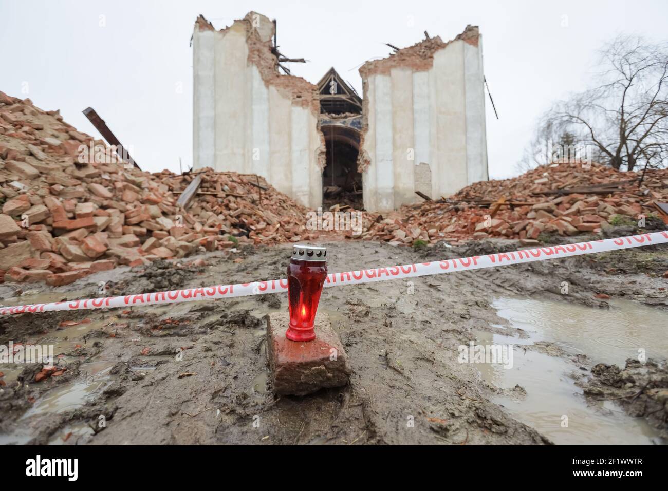 Ein katastrophales Erdbeben von 6,3 traf Petrinja und war in den