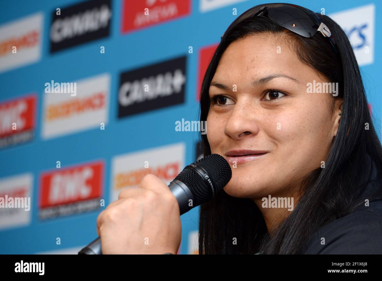 LEICHTATHLETIK - TREFFEN AREVA 2013 - PRESSEKONFERENZ / HOTEL MERCURE TOUR EIFFEL / PARIS (FRA) - 05/07/2013 - FOTO PHILIPPE MILLEREAU / KMSP / DPPI - KUGELUMSCHLAG - VALERIE ADAMS/NZE Stockfoto